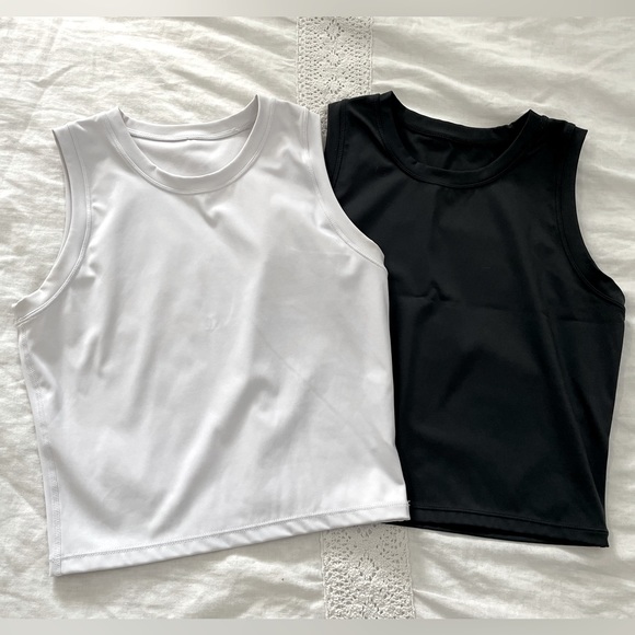Tops - Bundle of Two Workout Tanks White & Dark gray Size S